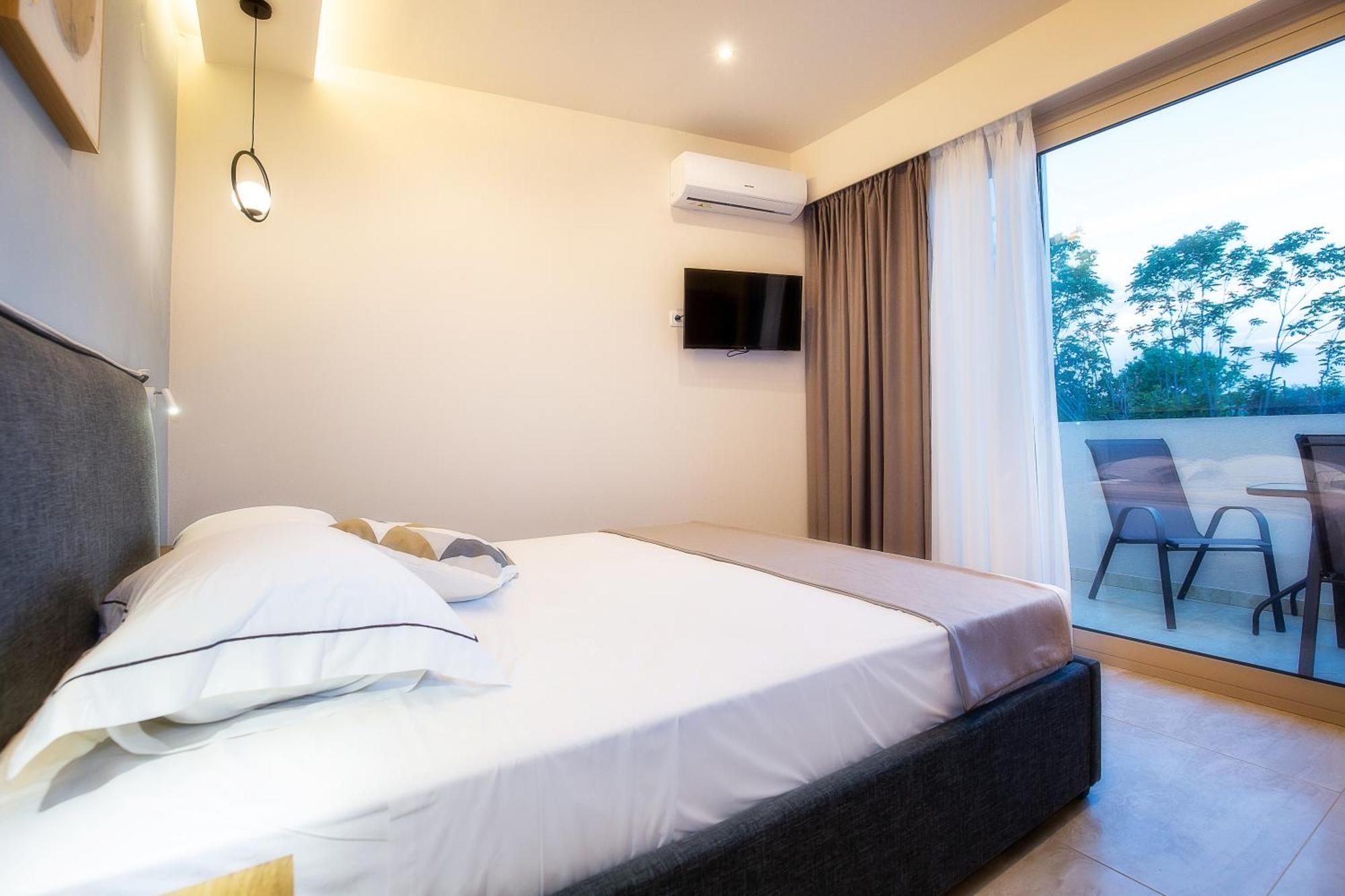 לימנריה Diamela Apartments מראה חיצוני תמונה